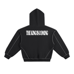 THE KING IS COMING CONTRAST STITCHED FLEECE BOXY HOODIE